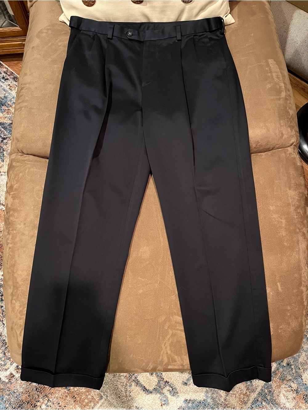 Roundtree & Yorke Men's Black Dress Pants - Classic Pleated Trousers